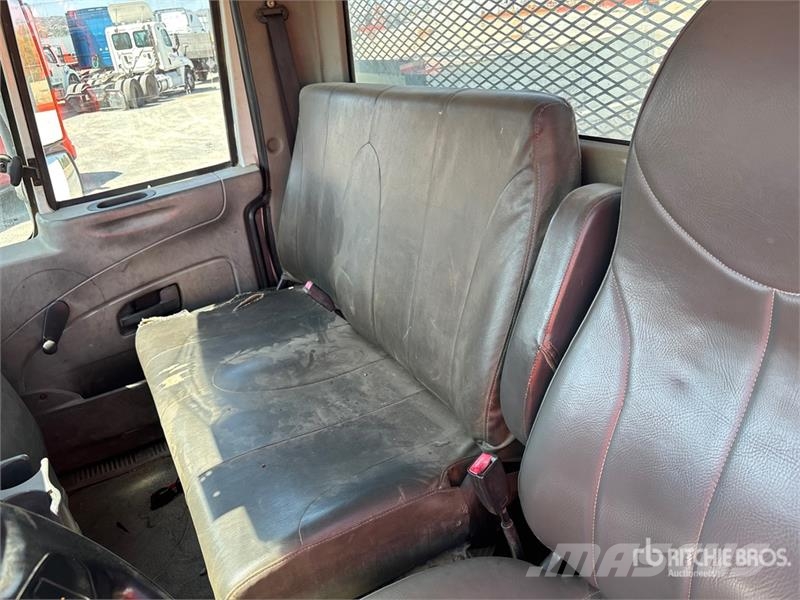 International MA025 4x2 4x2 Service Truck Pilsētas atkritumvedēji