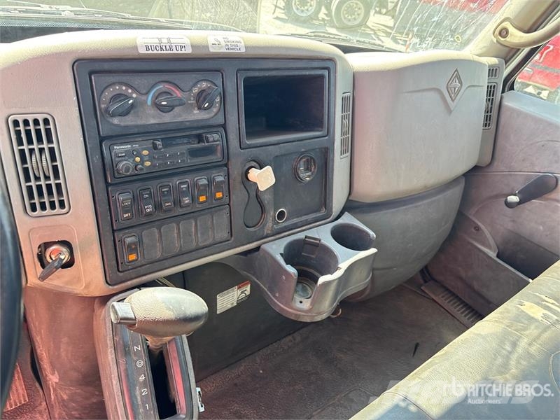 International MA025 4x2 4x2 Service Truck Pilsētas atkritumvedēji