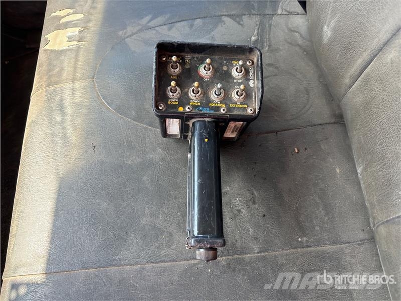 International MA025 4x2 4x2 Service Truck Pilsētas atkritumvedēji