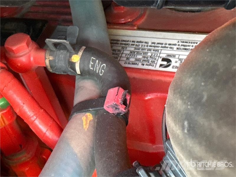 International MV607 2000 gal 4x2 Water Truck Поливочные машины