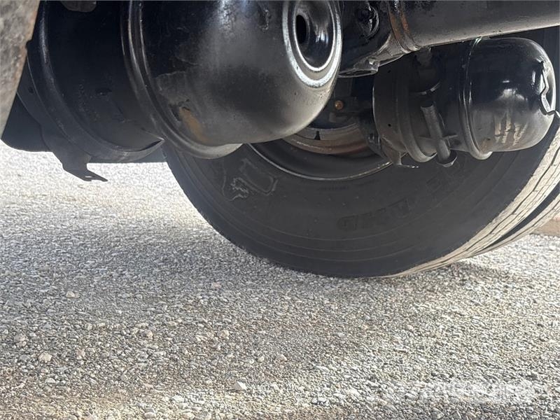 International MV607 2000 gal 4x2 Water Truck صهاريج مياه