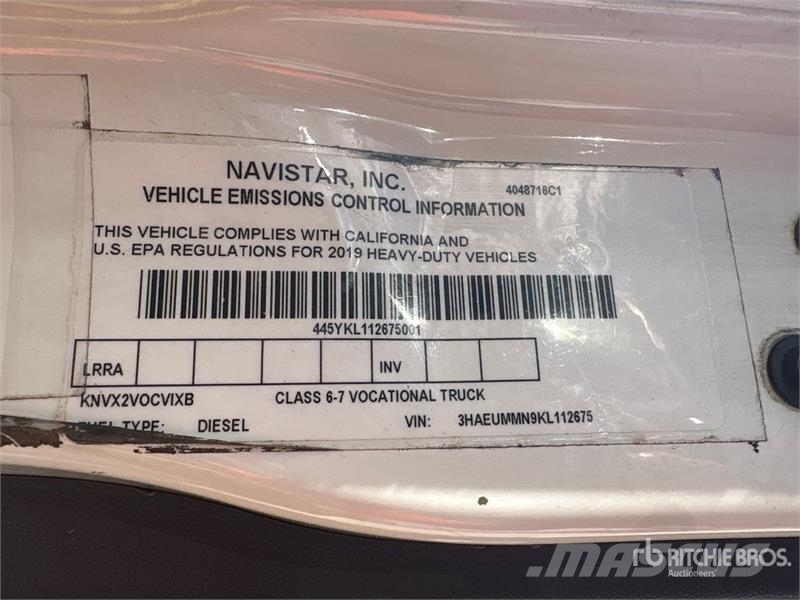 International MV607 2000 gal 4x2 Water Truck صهاريج مياه