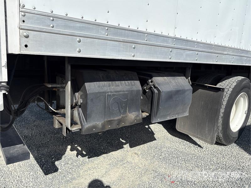 International MV607 4x2 Van Truck Furgons