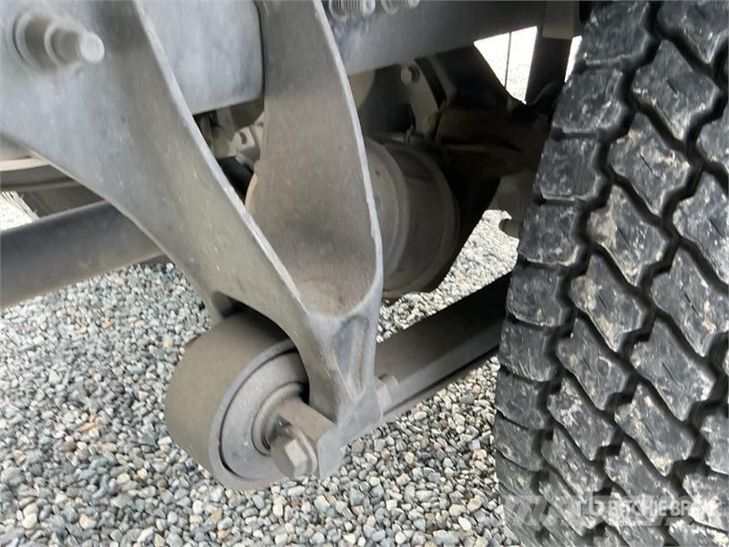 International MV607 4x2 Van Truck Camiones caja cerrada