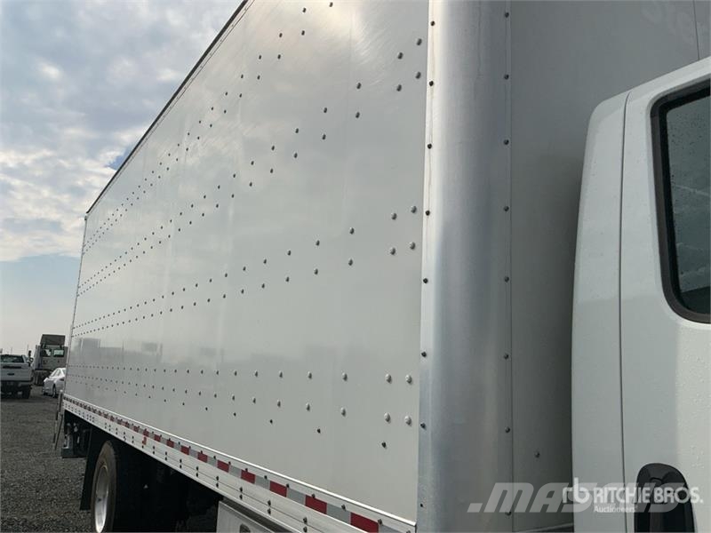 International MV607 4x2 Van Truck Camiones caja cerrada