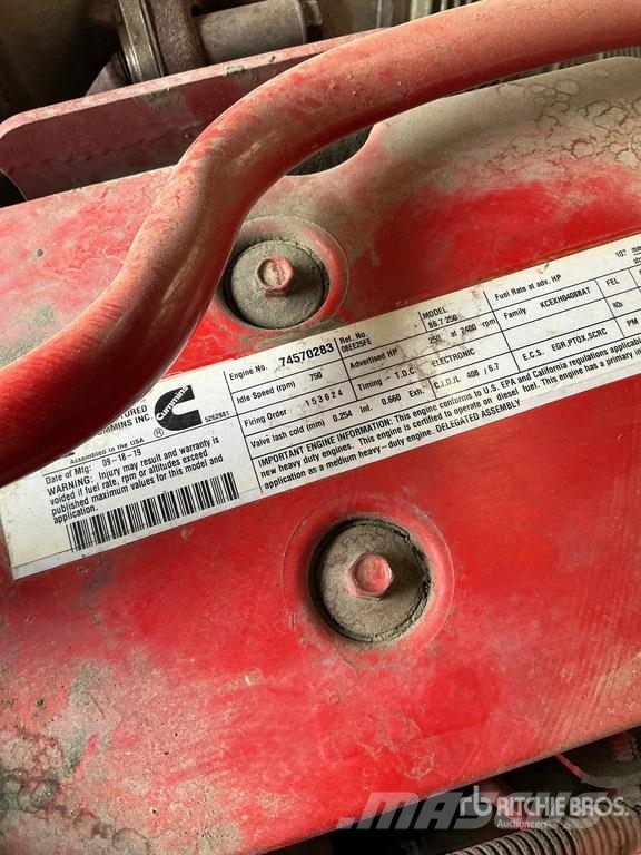 International MV607 4x2 Van Truck Camiones caja cerrada