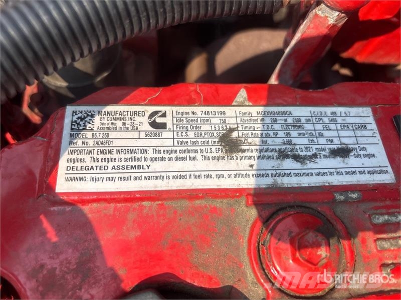International MV607 4x2 Van Truck Fast kasse