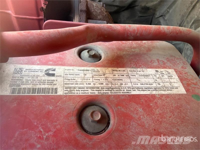 International MV607 4x2 Van Truck Skapbiler