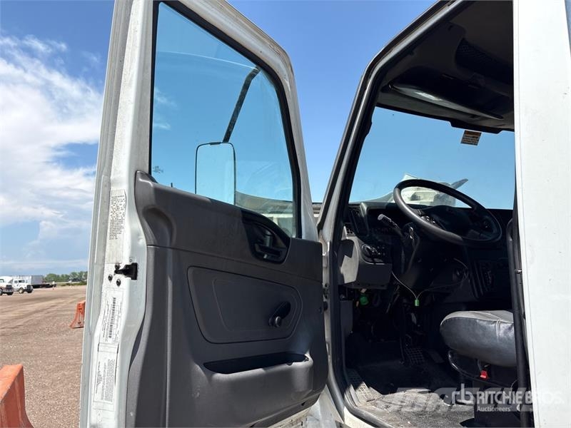 International MV607 4x2 Van Truck Box body trucks