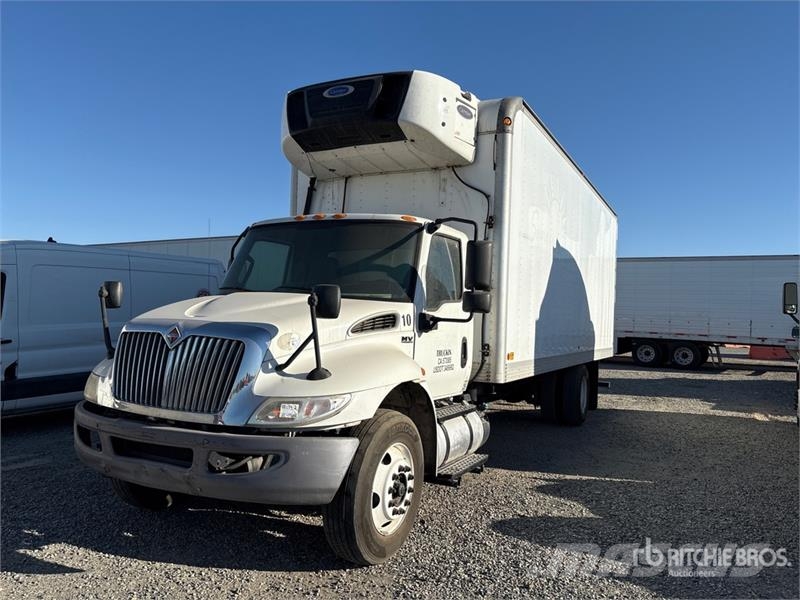 International MV607 4x2 Van Truck Tovornjaki zabojniki
