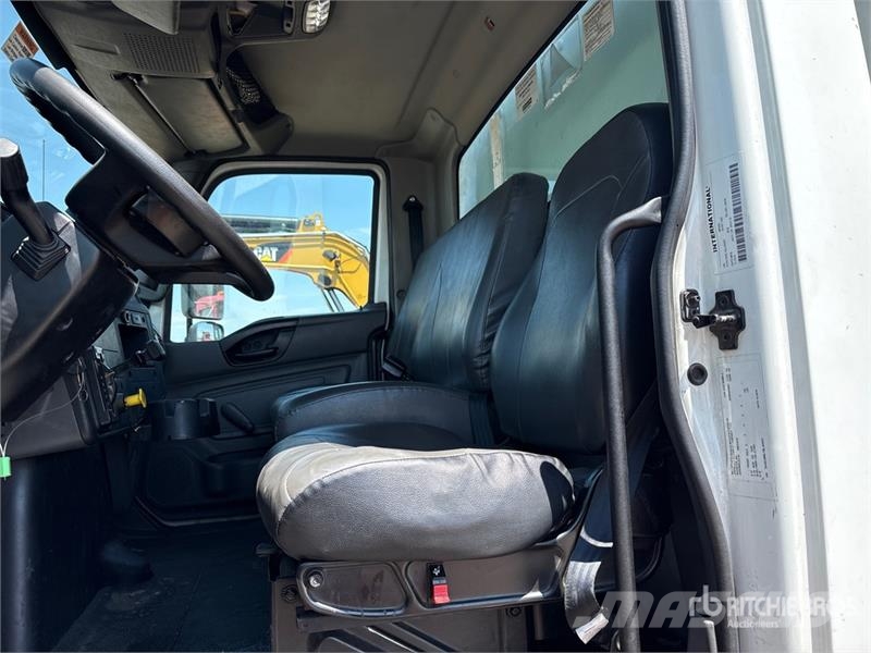 International MV607 4x2 Van Truck Box body trucks