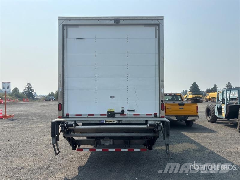 International MV607 4x2 Van Truck Fast kasse