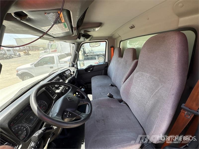 International MV607 4x2 Refrigerated Truck 온도 조절식 트럭