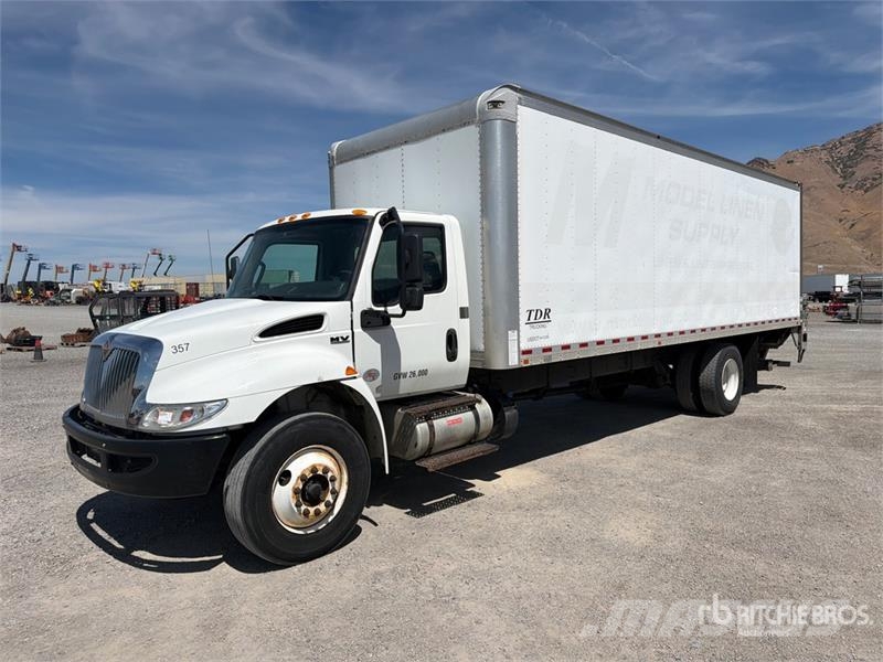 International MV607 4x2 Van Truck Skapbiler