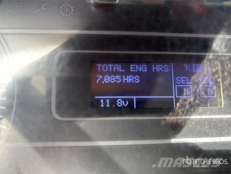 International MV607 4x2 Van Truck 탑차 트럭
