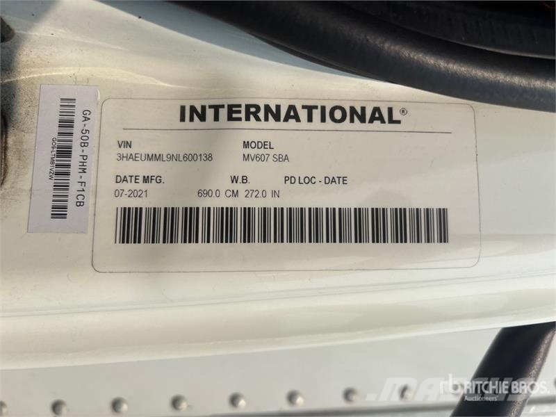 International MV607 4x2 Van Truck Fast kasse