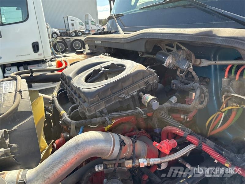 International MV607 4x2 Van Truck Furgons