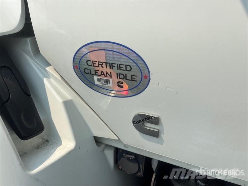 International MV607 4x2 Van Truck Fast kasse