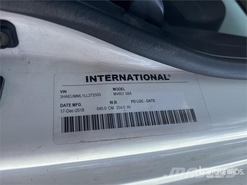 International MV607 4x2 Van Truck 탑차 트럭