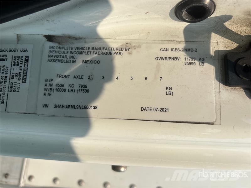 International MV607 4x2 Van Truck Fast kasse