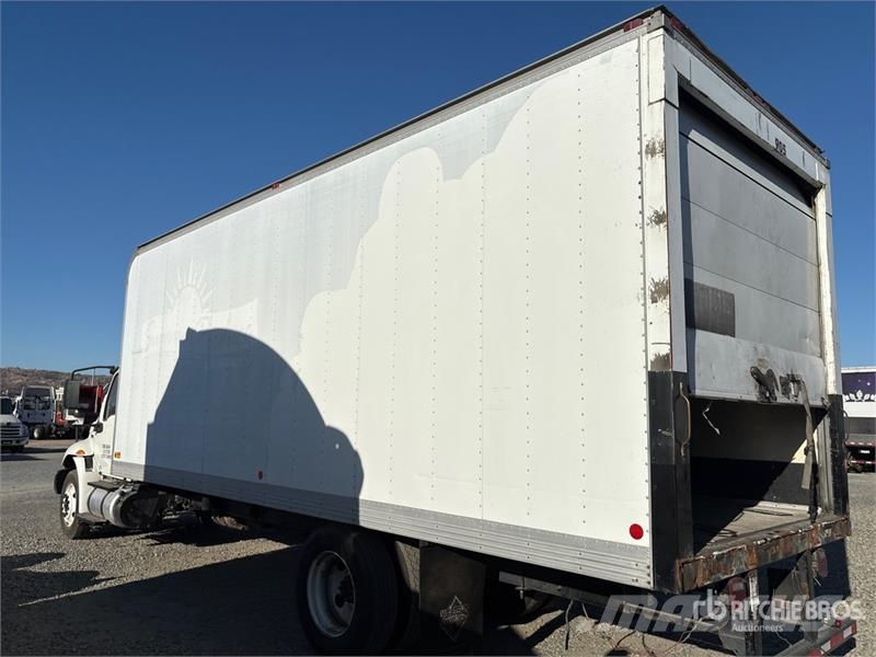 International MV607 4x2 Van Truck Tovornjaki zabojniki