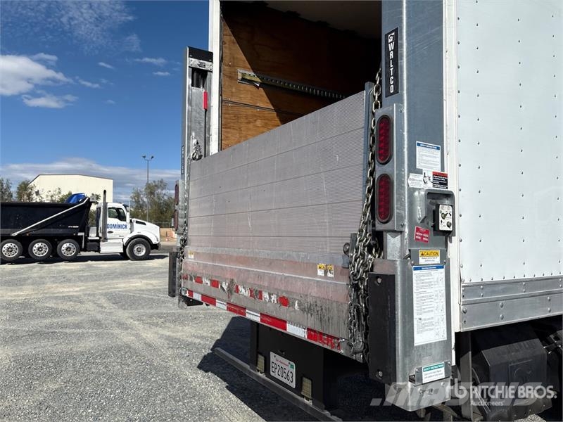 International MV607 4x2 Van Truck Furgons