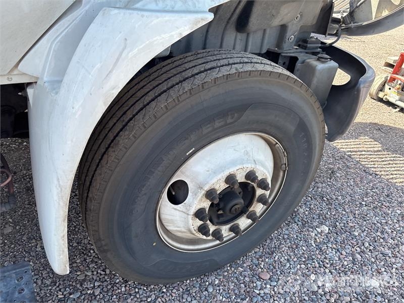 International MV607 4x2 Van Truck 탑차 트럭