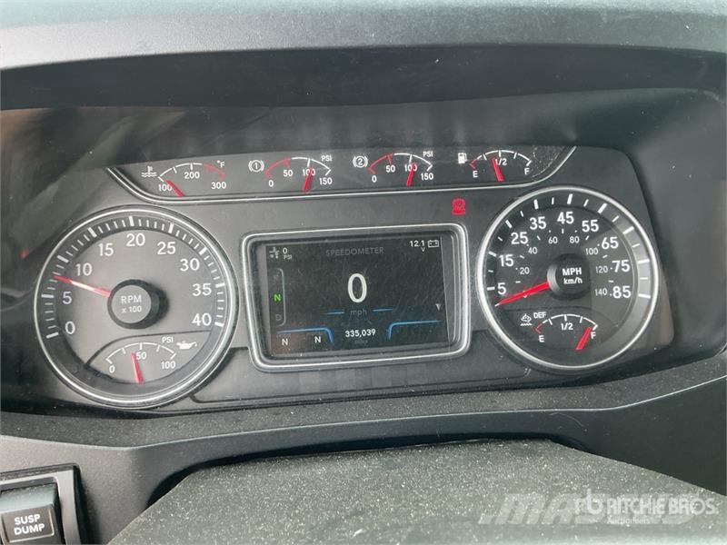 International MV607 4x2 Van Truck Camiones caja cerrada