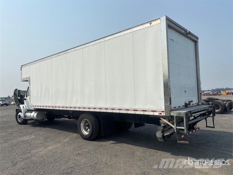 International MV607 4x2 Van Truck Fast kasse