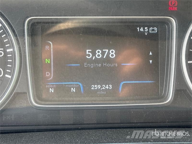 International MV607 4x2 Van Truck Fast kasse