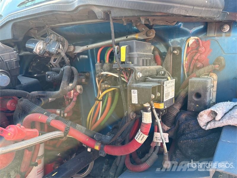 International MV607 4x2 Van Truck Furgons