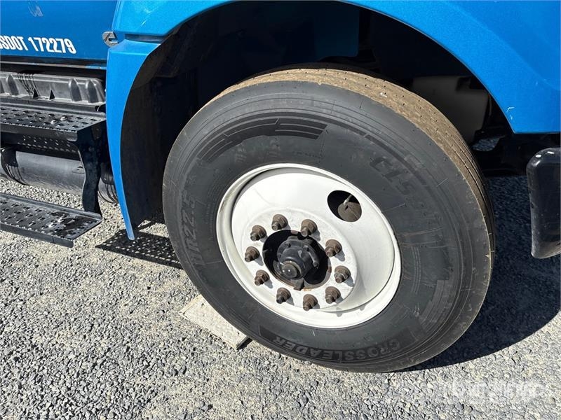International MV607 4x2 Van Truck Furgons