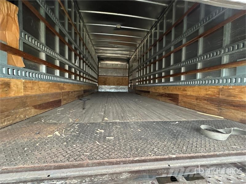 International MV607 4x2 Van Truck Tovornjaki zabojniki