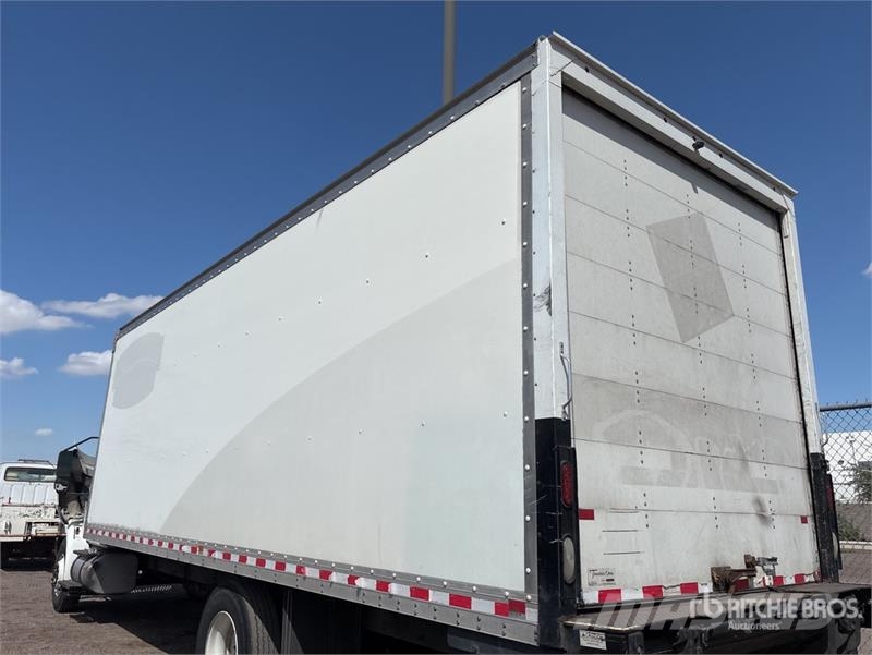 International MV607 4x2 Van Truck 탑차 트럭