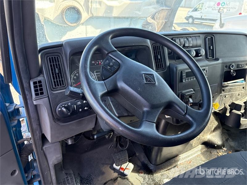 International MV607 4x2 Van Truck Furgons