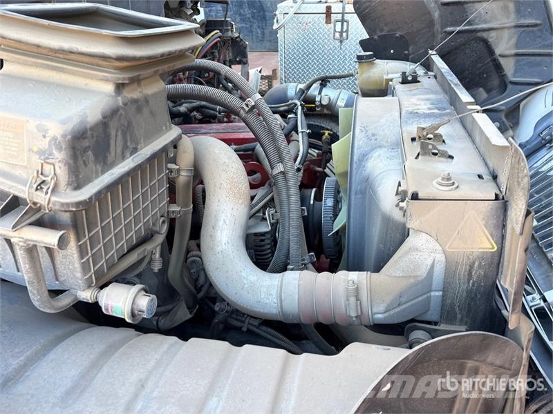 International MV607 4x2 Utility Truck Pickup/Αγροτικό