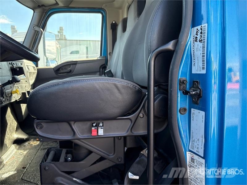 International MV607 4x2 Van Truck Furgons