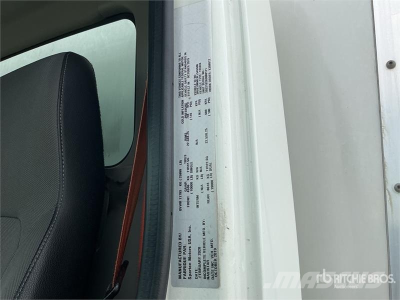International MV607 4x2 Van Truck Camiones caja cerrada