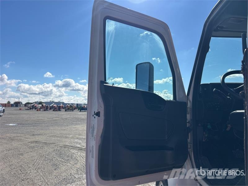 International MV607 4x2 S/A Dump Truck Tipper trucks