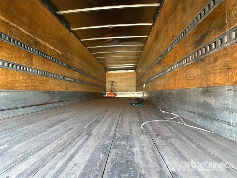 International MV607 4x2 Van Truck Skapbiler