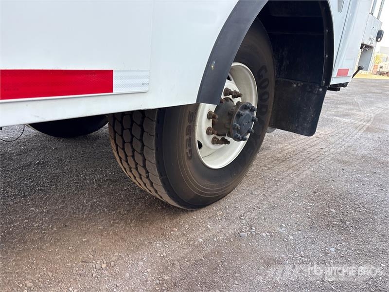 International MV607 4x2 Utility Truck Pickup/Αγροτικό