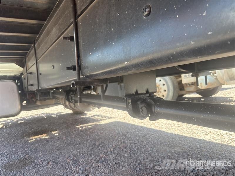 International MV607 4x2 Van Truck Camion cassonati