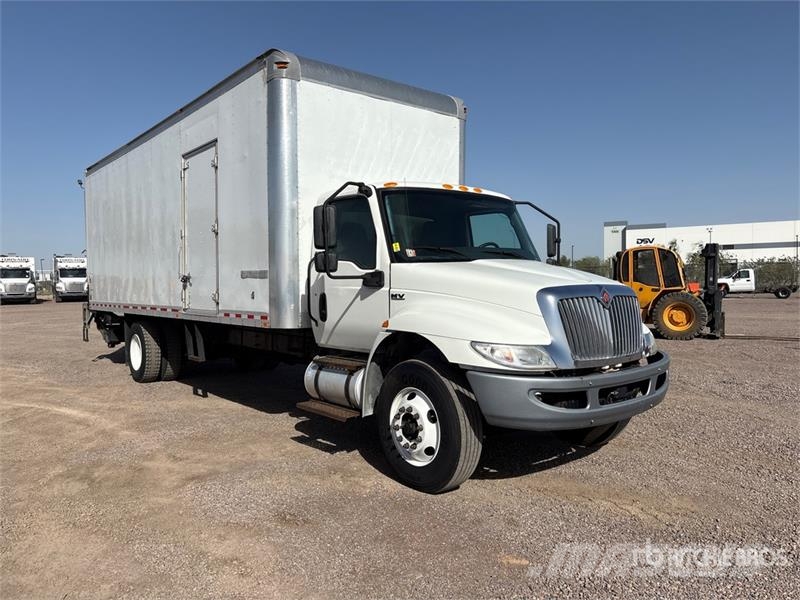 International MV607 4x2 Van Truck Camiones con caja de remolque
