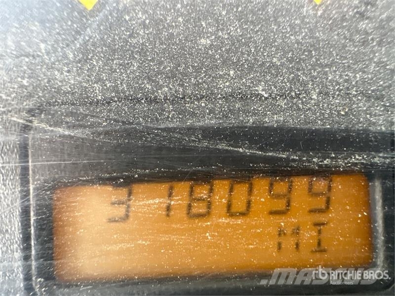 International on  International 8600 6x4 Vacuum Excavator Truck Camiones aspiradores/combi