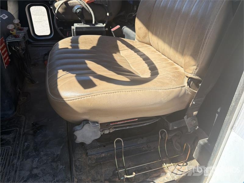 International on International 2574 6x4 Sewer Cleaner Truck 콤비/진공 트럭