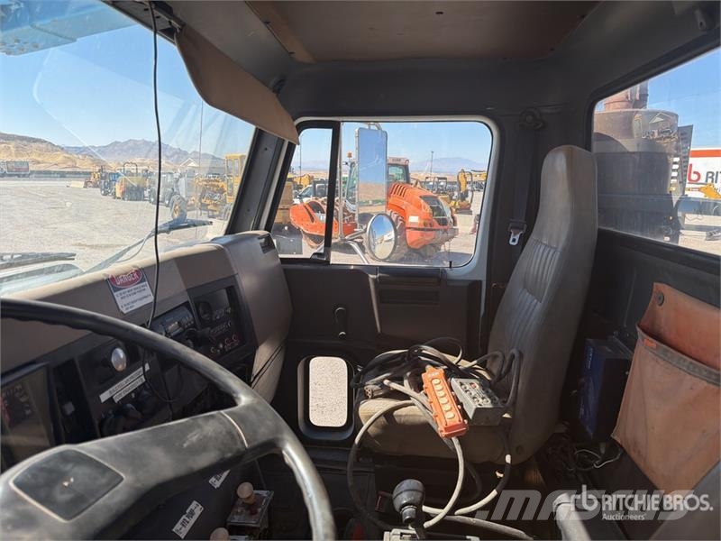 International on International 2574 6x4 Sewer Cleaner Truck 콤비/진공 트럭