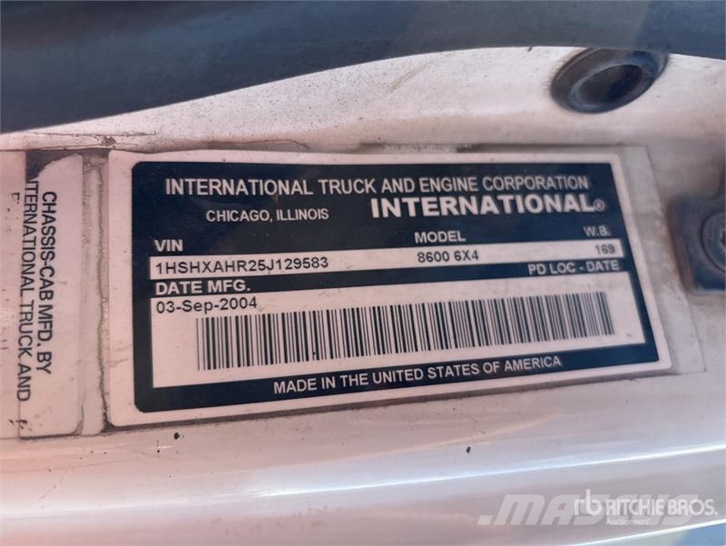 International on  International 8600 6x4 Asphalt Distributor Tru Autocisterna