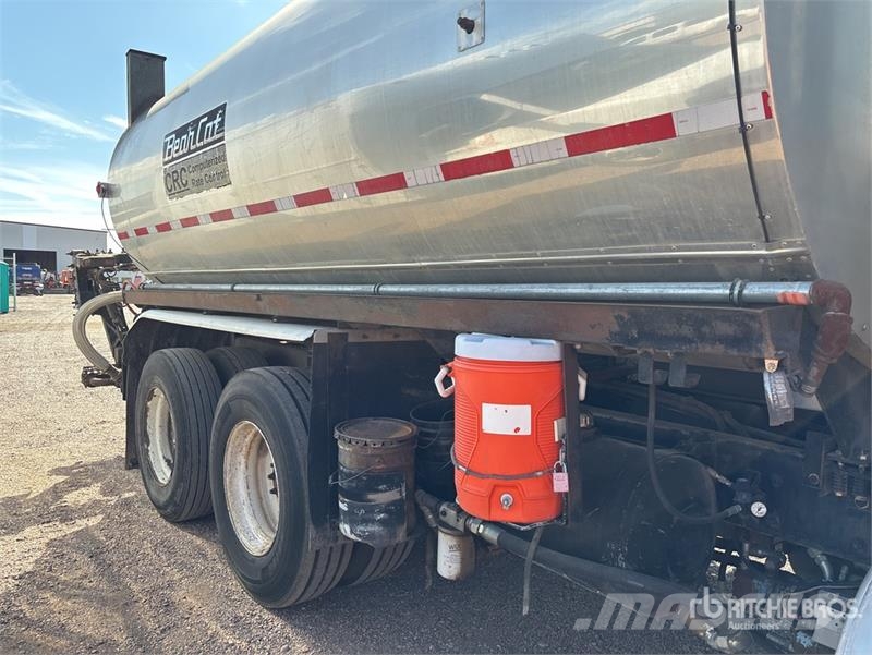 International on  International 8600 6x4 Asphalt Distributor Tru Autocisterna