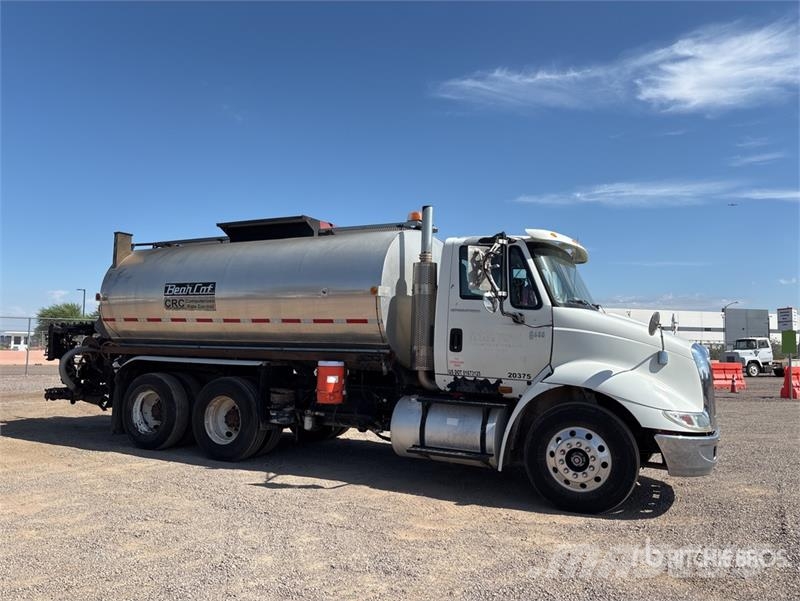 International on  International 8600 6x4 Asphalt Distributor Tru Autocisterna