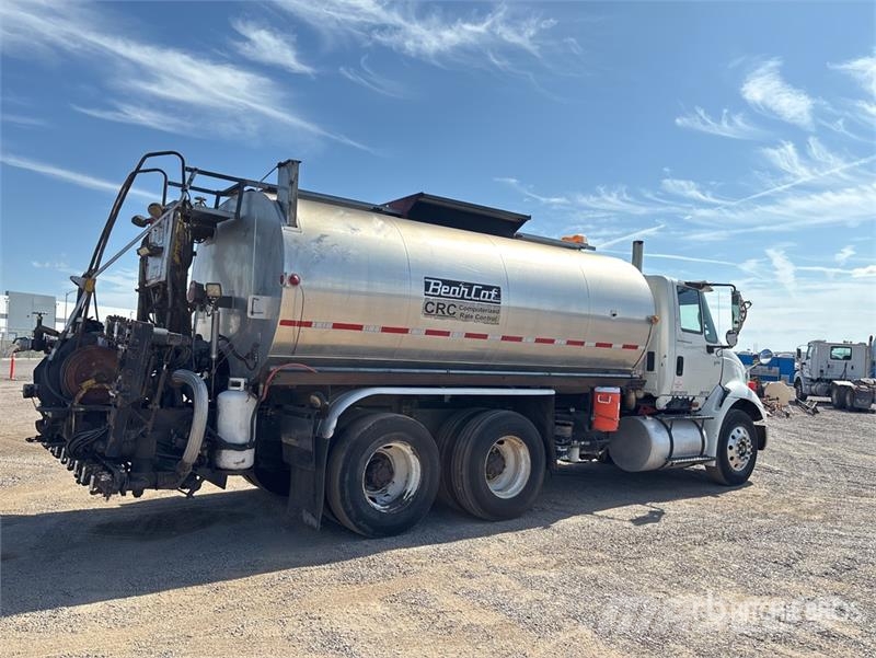 International on  International 8600 6x4 Asphalt Distributor Tru Autocisterna